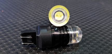 Сигнальные LED лампы W21/5W T20