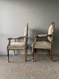 Пара антикварных кресел