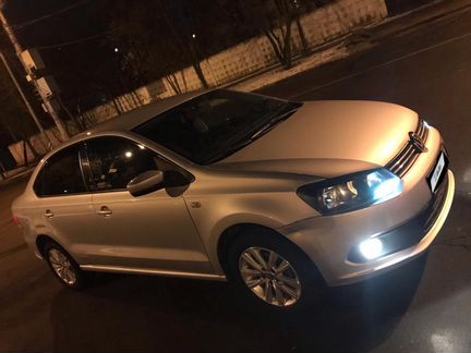 Volkswagen Polo 1.6 AT, 2014, битый, 80 792 км
