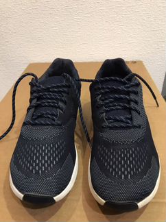 Кроссовки