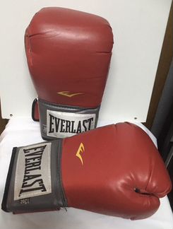Боксерские перчатки Everlast
