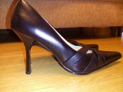 Новые черные туфли 36 размер