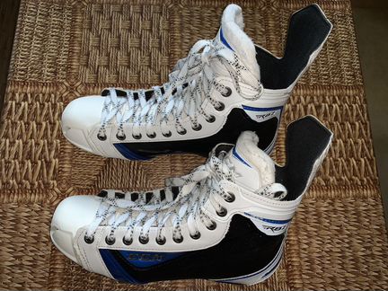 Хоккейные роликовые ботинки для коньков CCM RBZ 70
