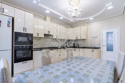 2-к квартира, 79 м², 10/12 эт.