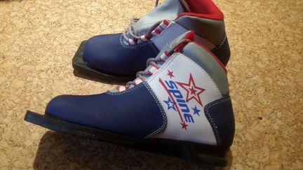 Лыжные ботинки новые 36 р