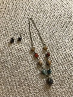 Комплект ожерелье и серьги из натуральных камней