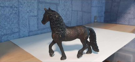 Лошадка коллекционная