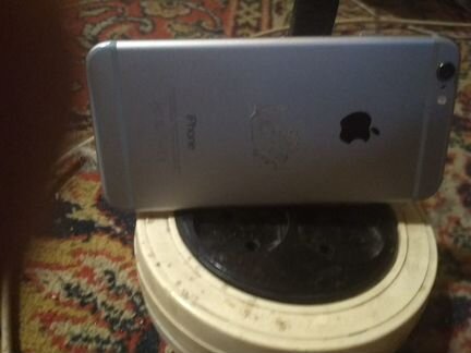 Телефон iPhone 6s