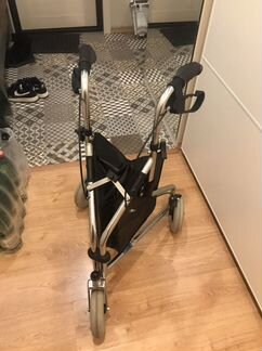 Ходунки для взрослых трехколесные с сумкой