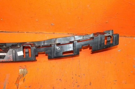 Кронштейн бампера задний Porsche Macan 95B