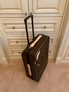 Чемодан на колесах Louis Vuitton