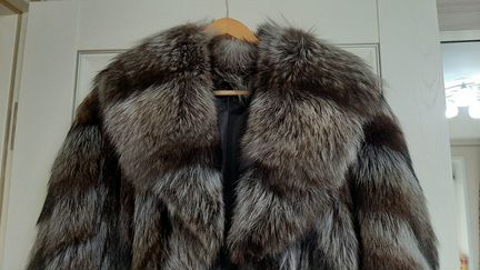 Шуба из енота. Размер 52-54
