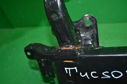 Усилитель бампера передний Hyundai Tucson 3 2015