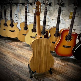 Классическая гитара 4/4 Flight C-110 AC