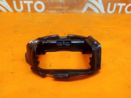 Кронштейн эмблемы передний Mercedes C-Class W205