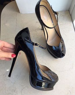 Туфли Yve Saint Laurent