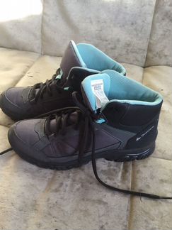 Спортивные ботинки