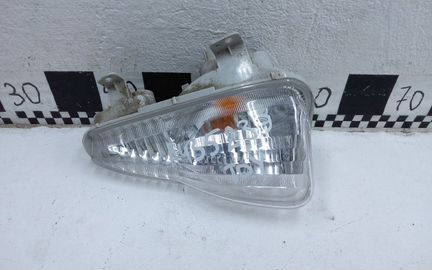 Повторитель поворота в бампер прав Toyota Camry