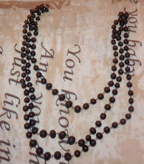 Черные и белые бусы