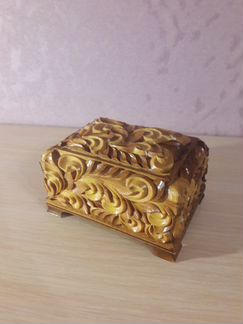 Шкатулка резная 