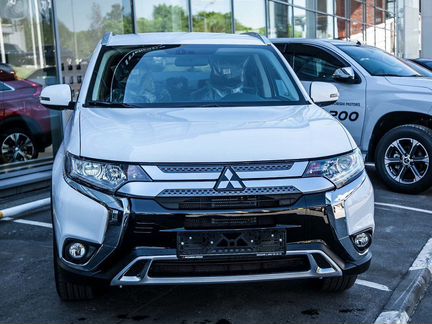 Mitsubishi Outlander 2.0 CVT, 2020