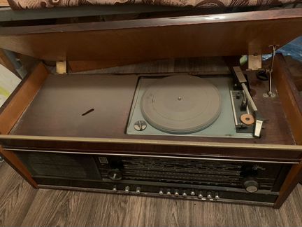 Радиола Урал 111