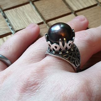 «Величественное» кольцо с шоколадным жемчугом