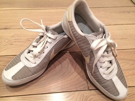 Кроссовки nike оригинал us 7.5 р-р 38