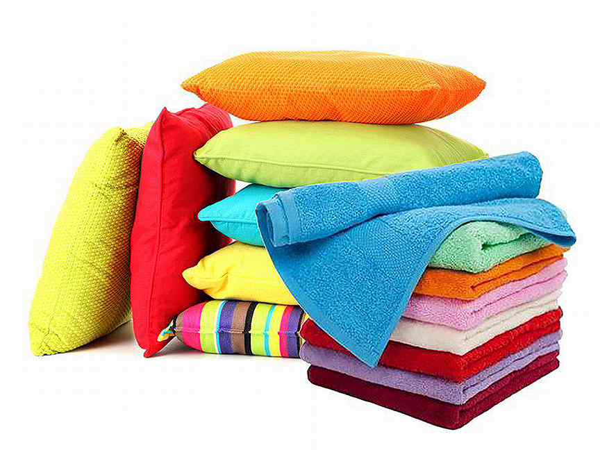 Подушка полотенце. Текстиль для дома. Текстиль полотенца. Подушки и полотенца. Подушки одеяла текстиль.