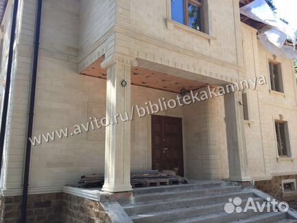 Колоны из дагестанского кремового песчаника камня