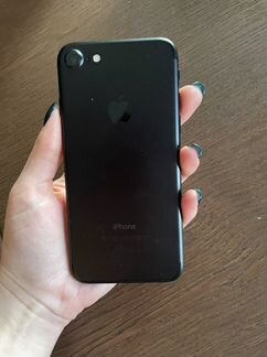 Телефон iPhone 7