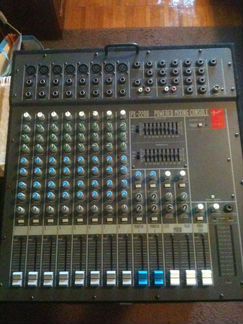 Сплит-система (микшер-усилитель) Fender PX220