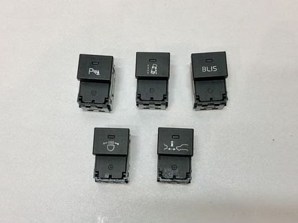 Кнопки ассистентов Volvo