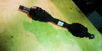 MB M270 приводной вал левый б/у идеал