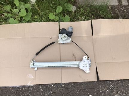 Hyundai Solaris 2 стеклоподъемник левый передний