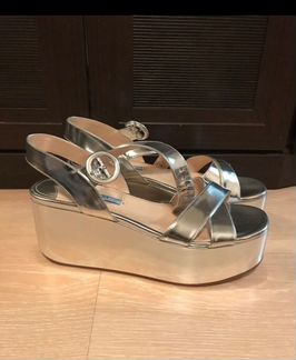 Босоножки Prada