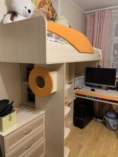 Кровать-чердак + стол + лестница+отдельностоящий ш