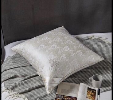 Подушка жаккардовая, наполнитель шелк