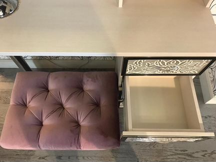 Туалетный столик