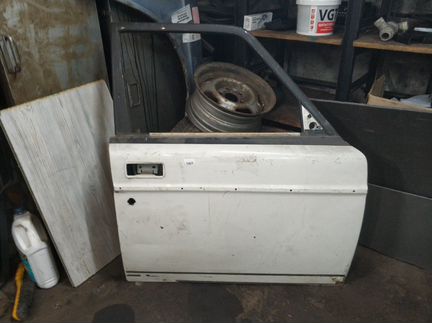 Правые двери Volvo 240