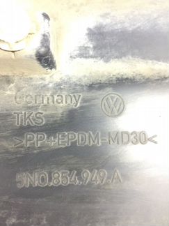 Молдинг двери задний левый Volkswagen Tiguan 5N