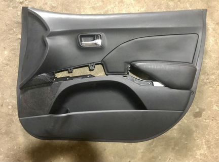 Комплект обшивок дверей Mitsubishi Outlander XL