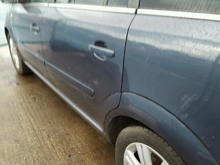 Дверь задняя левая серая для Опель Зафира Б