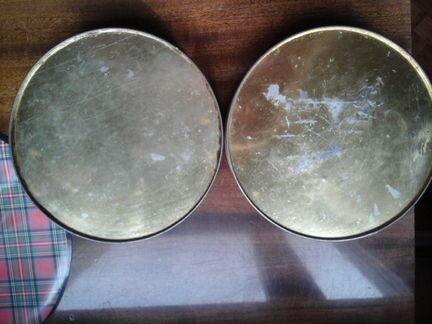 Cтаринные жестяные банки