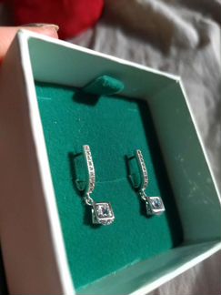 Серебряные серьги с фианитами