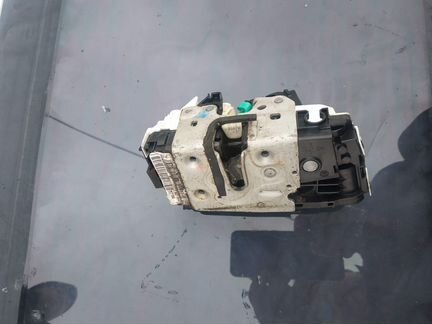 Замок передней левой двери Dodge Caliber