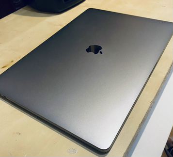 MacBook Pro 16 I9 / 1TB SSD