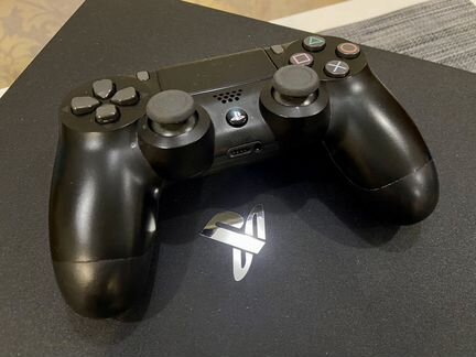 Sony PS4 pro 1tb + 2 геймпада + зарядная станция +