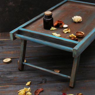 Поднос для завтрака. Поднос на ножках