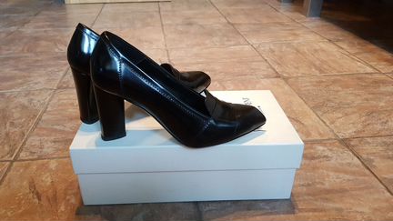 Туфли Yves Saint Laurent размер 35-36